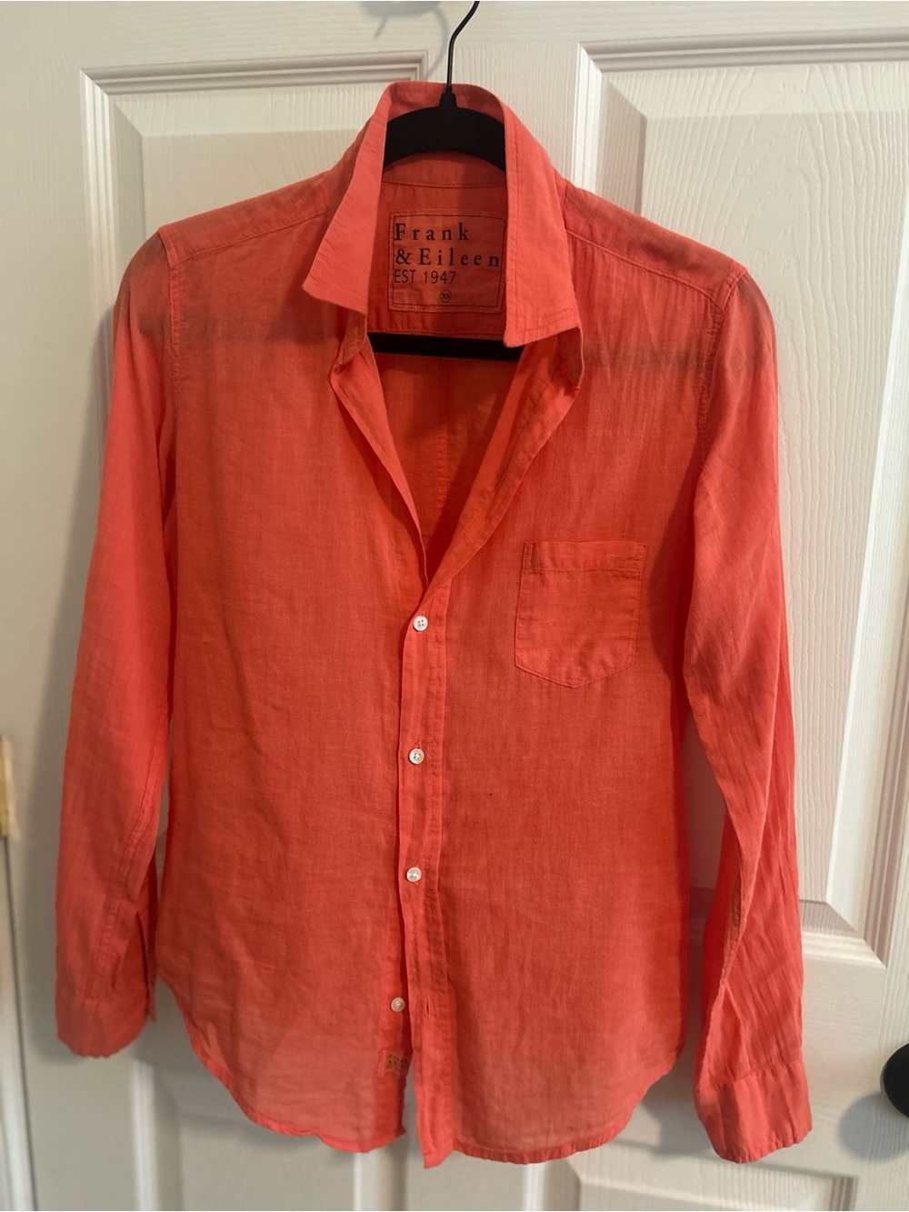 Frank and Eileen Coral Cotton Voile Barry button down XS